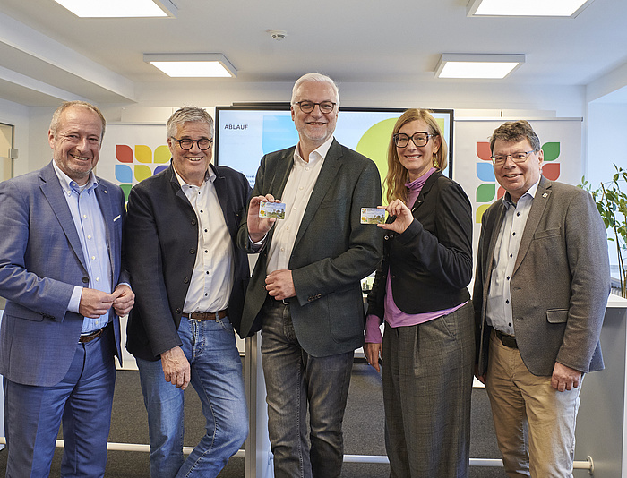 IGA-Vorstand mit IGA-Dauerkarte. (c) IGA_Hickmann