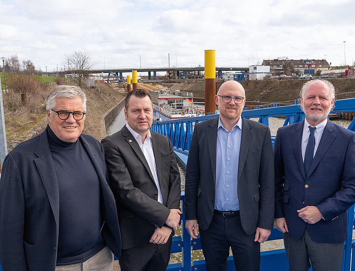 Neuer Schiffsanleger im RheinPark